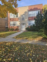 8944 Lavergne Ave, Unit 1 south in Skokie, IL - Building Photo