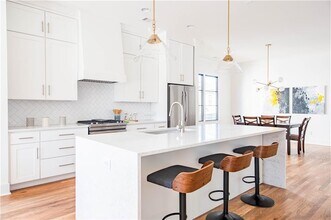 1118 Arkwright Pl SE in Atlanta, GA - Foto de edificio - Building Photo