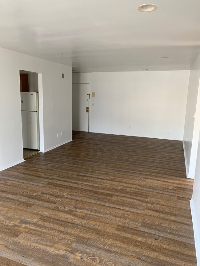 340 Stuyvesant Ave, Unit 6 photo'