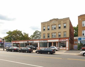 274-276 Park Rd in West Hartford, CT - Foto de edificio - Building Photo