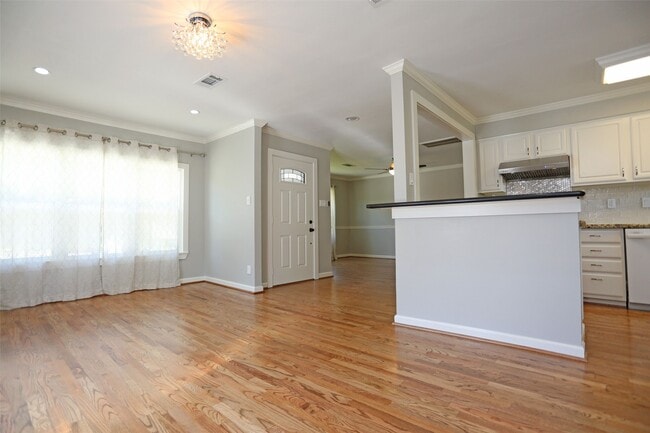 1721 Woodcrest Dr in Houston, TX - Building Photo - Building Photo