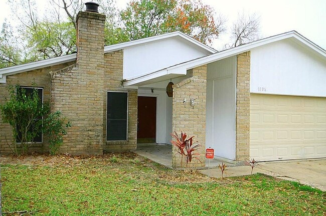 property at 1106 Ravenscourt Dr