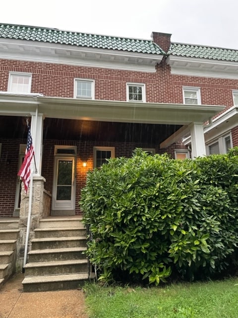 property at 3754 Tudor Arms Ave