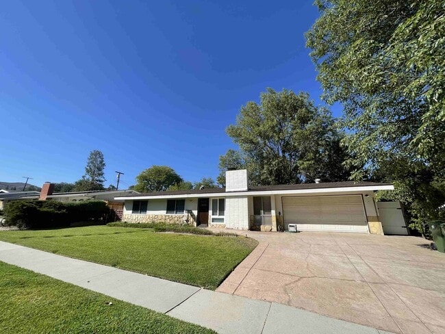 property at 12146 Bradford Pl