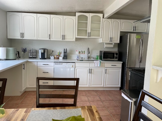 927 N Garden St in Anaheim, CA - Building Photo - Building Photo