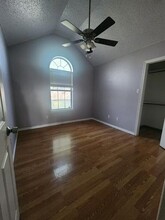117 Howland Ln in Waxahachie, TX - Foto de edificio - Building Photo