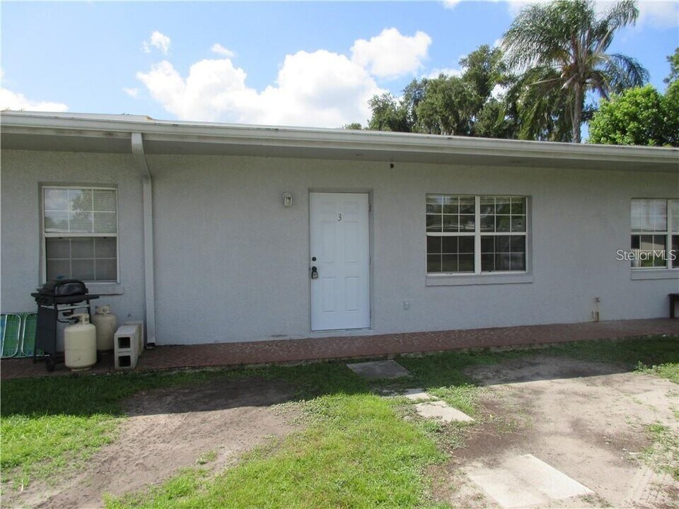 2150 Barbara Dr in St. Cloud, FL - Building Photo