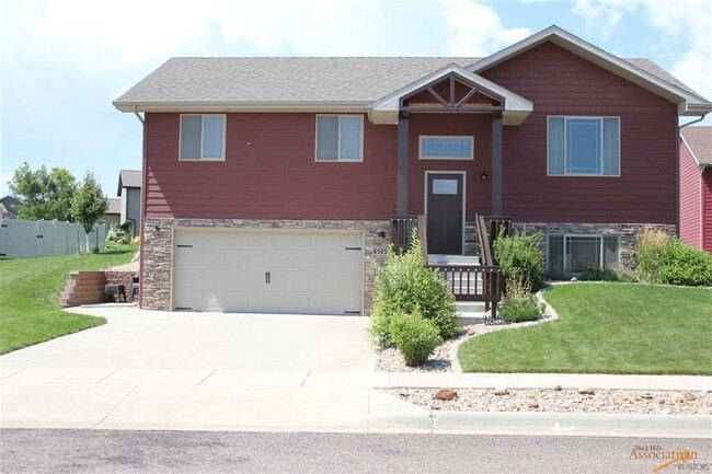 6505 Sahalee Ct in Rapid City, SD - Building Photo - Building Photo