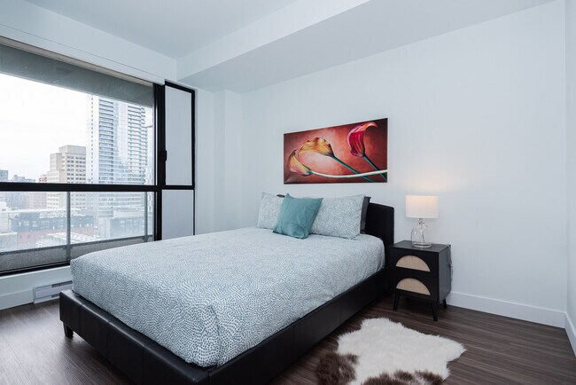 1355 Boul. René-Lévesque O in Montréal, QC - Building Photo - Building Photo