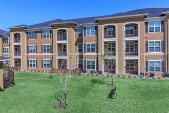 1430 Mile 6 1/2 W in Weslaco, TX - Building Photo - Building Photo