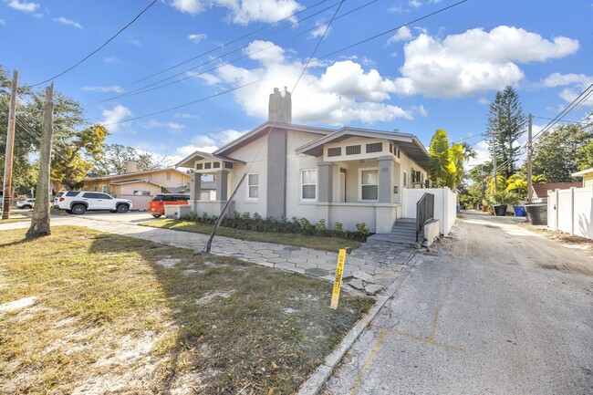486 9th Ave N, Unit 486 in St. Petersburg, FL - Building Photo - Building Photo