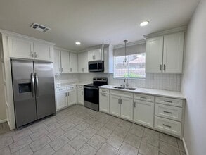 2819 General Mitchell Dr in Lake Charles, LA - Building Photo - Building Photo