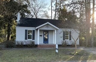 89 W Ivey St in Baxley, GA - Building Photo