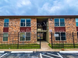 Walnut Manor Apartments