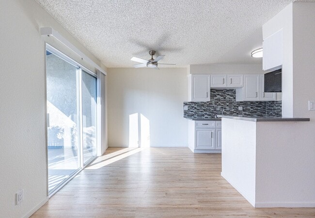 Harmony Court Apartments in Pasadena, CA - Building Photo - Building Photo