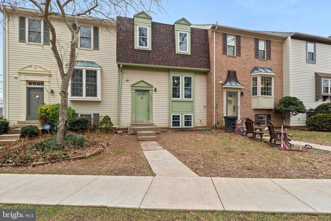property at 9885 Burke Pond Ct