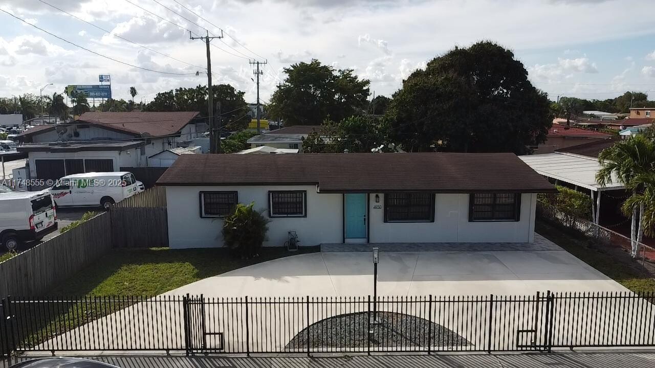 4930 E 9th Ct in Hialeah, FL - Building Photo