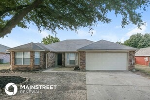 304 Meadowglen Dr in Cedar Hill, TX - Building Photo