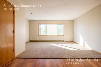 1310 W 3rd St in Duluth, MN - Building Photo - Building Photo