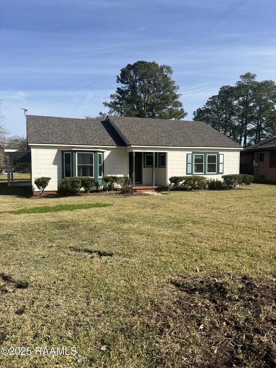 521 Loreauville Rd in New Iberia, LA - Building Photo