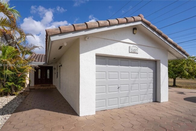 1457 SW 136th Pl in Miami, FL - Building Photo - Building Photo