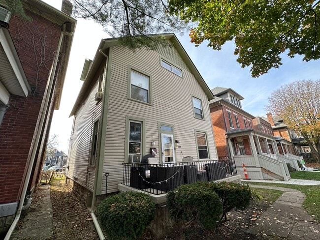 property at 129 W 9th Ave