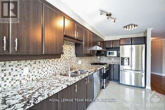 293 Forestbrook St in Ottawa, ON - Building Photo - Building Photo