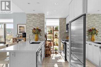 301-C301 Sea Ray Ave in Innisfil, ON - Building Photo - Building Photo
