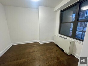 East 82nd Street, Unit 15D in New York, NY - Building Photo - Building Photo