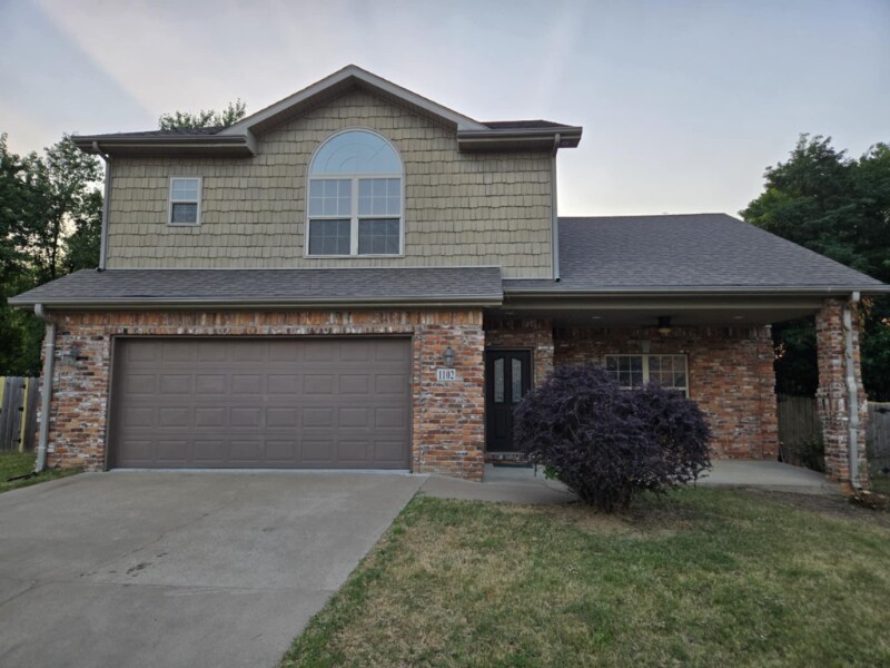 1102 SE Phoenix St in Bentonville, AR - Building Photo