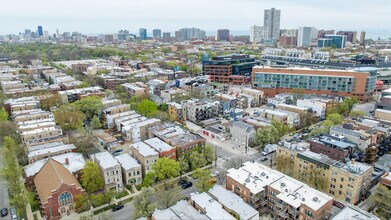 1210 W Addison St, Unit 2 in Chicago, IL - Foto de edificio - Building Photo