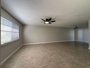301 Cavanah Dr in Daytona Beach, FL - Building Photo - Building Photo