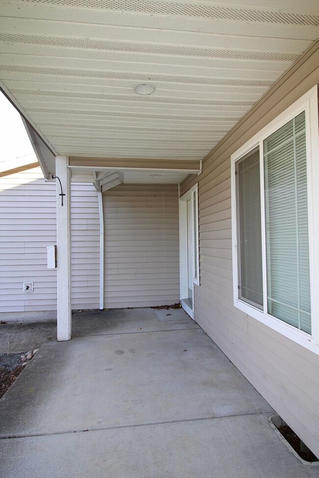 1630 SE 4th St in Gresham, OR - Building Photo - Building Photo