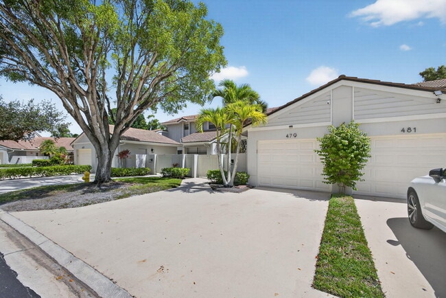 property at 479 Prestwick Cir
