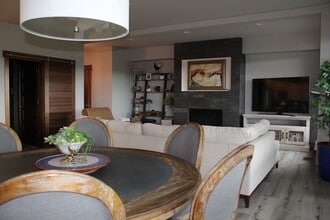 5454 Westmorland Dr in Bozeman, MT - Foto de edificio - Building Photo