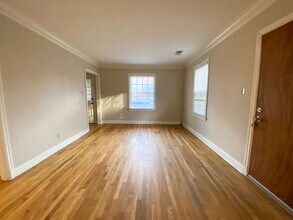 3863 Spottswood Ave in Memphis, TN - Building Photo - Building Photo