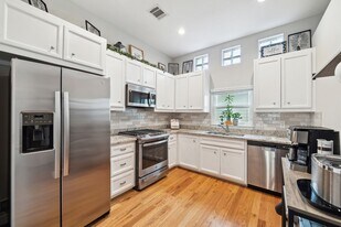 8705 Bryam St in Houston, TX - Building Photo