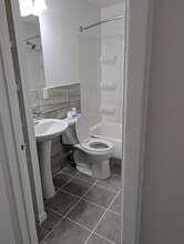 337 N Butler Ave, Unit 206 in Marion, IN - Foto de edificio - Building Photo