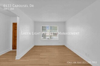 6433 Carousel Dr in Watauga, TX - Building Photo - Building Photo