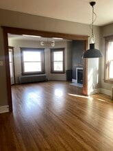 3654 N Janssen Ave, Unit 2 in Chicago, IL - Foto de edificio - Building Photo