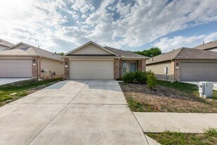 250 Granary Dr in Uhland, TX - Building Photo