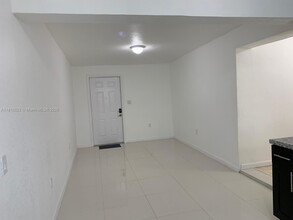 2829 SW 32nd Ct in Miami, FL - Building Photo - Building Photo