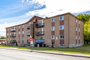 6655 Milan in Brossard, QC - Building Photo