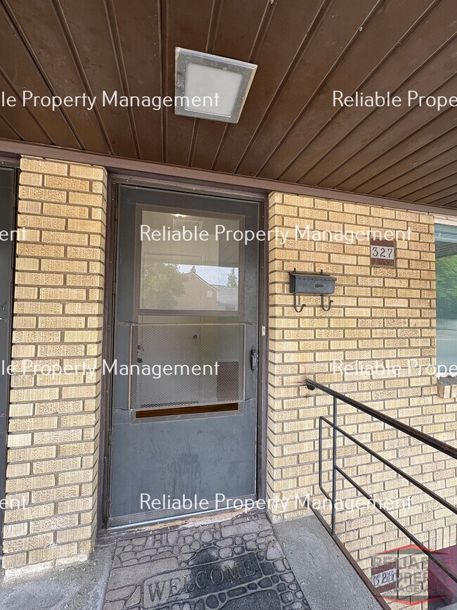 327 Cottage Pl, Unit 327 in Idaho Falls, ID - Foto de edificio - Building Photo