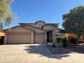 6813 S 55th Ln in Phoenix, AZ - Building Photo