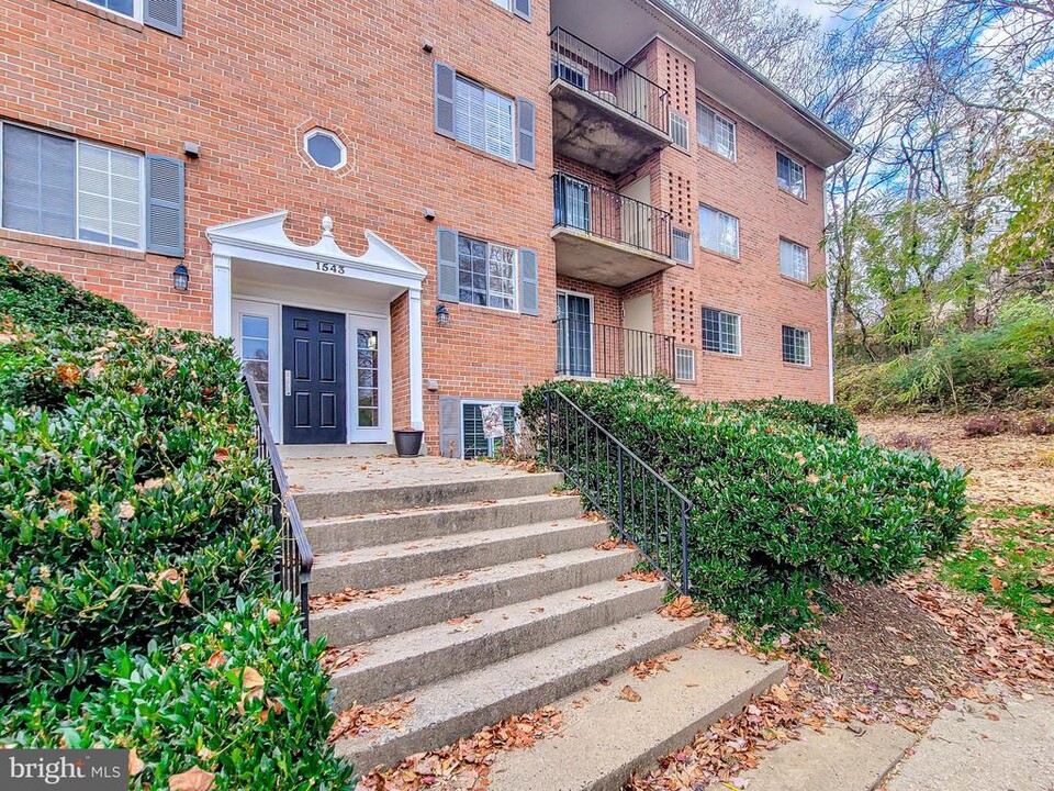 1543 Colonial Dr in Woodbridge, VA - Building Photo