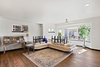 804 N Motor Pl in Seattle, WA - Building Photo - Building Photo