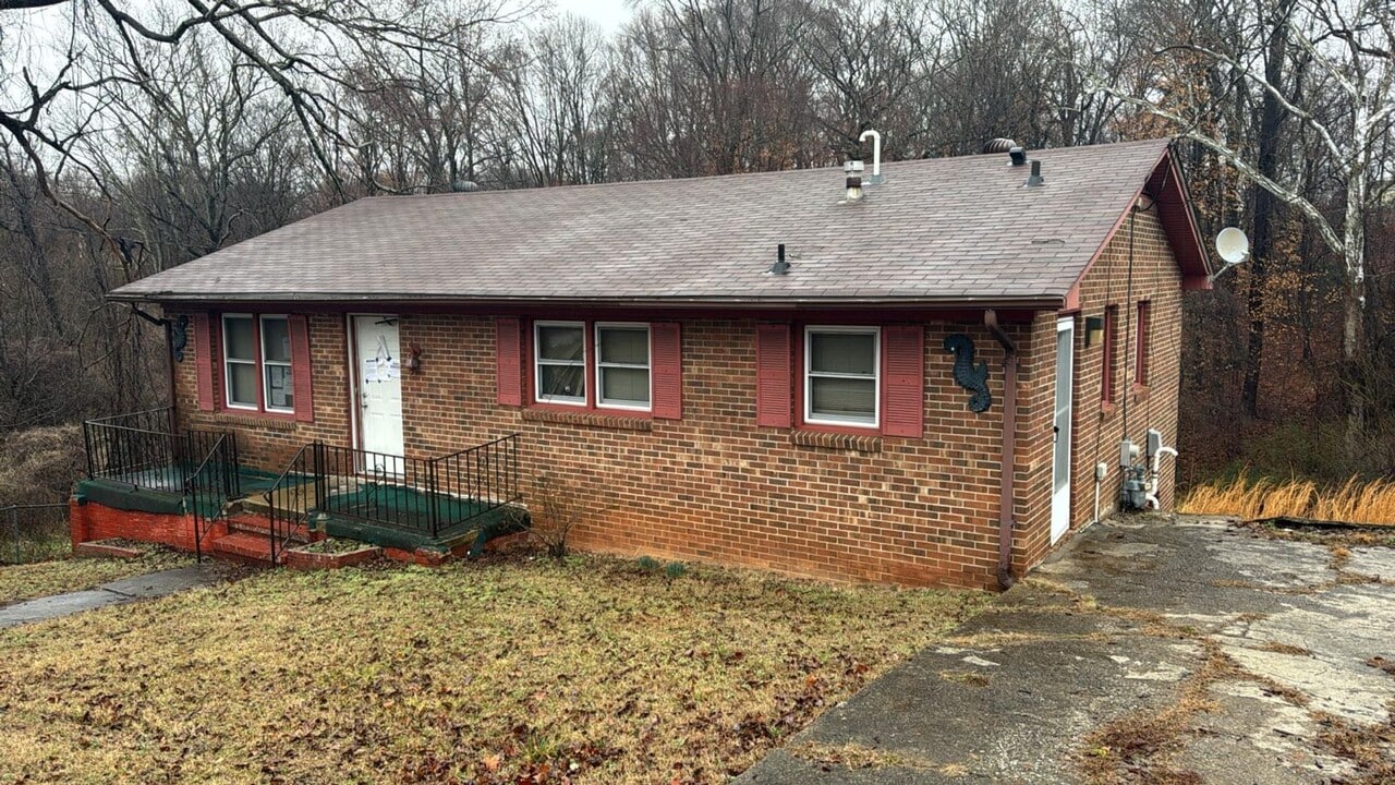 305 N Franklin St in Reidsville, NC - Building Photo