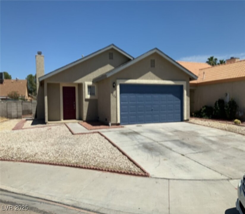 4626 Bumblebee Cir in Las Vegas, NV - Building Photo