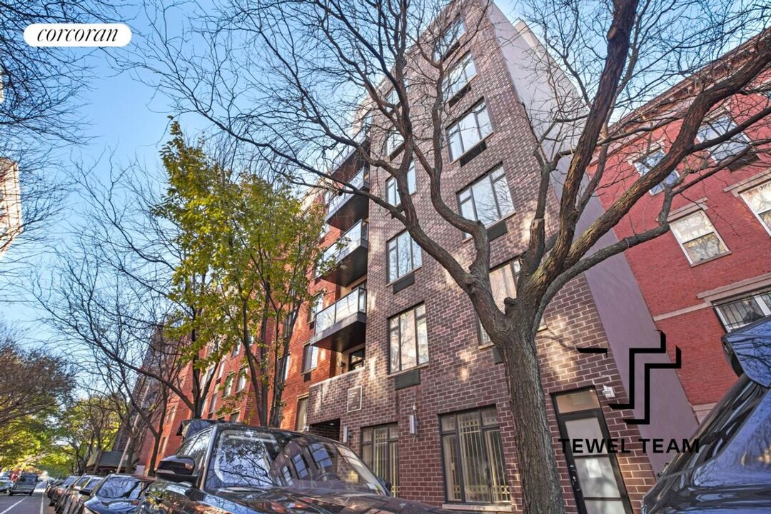 330 E 119th St in New York, NY - Building Photo